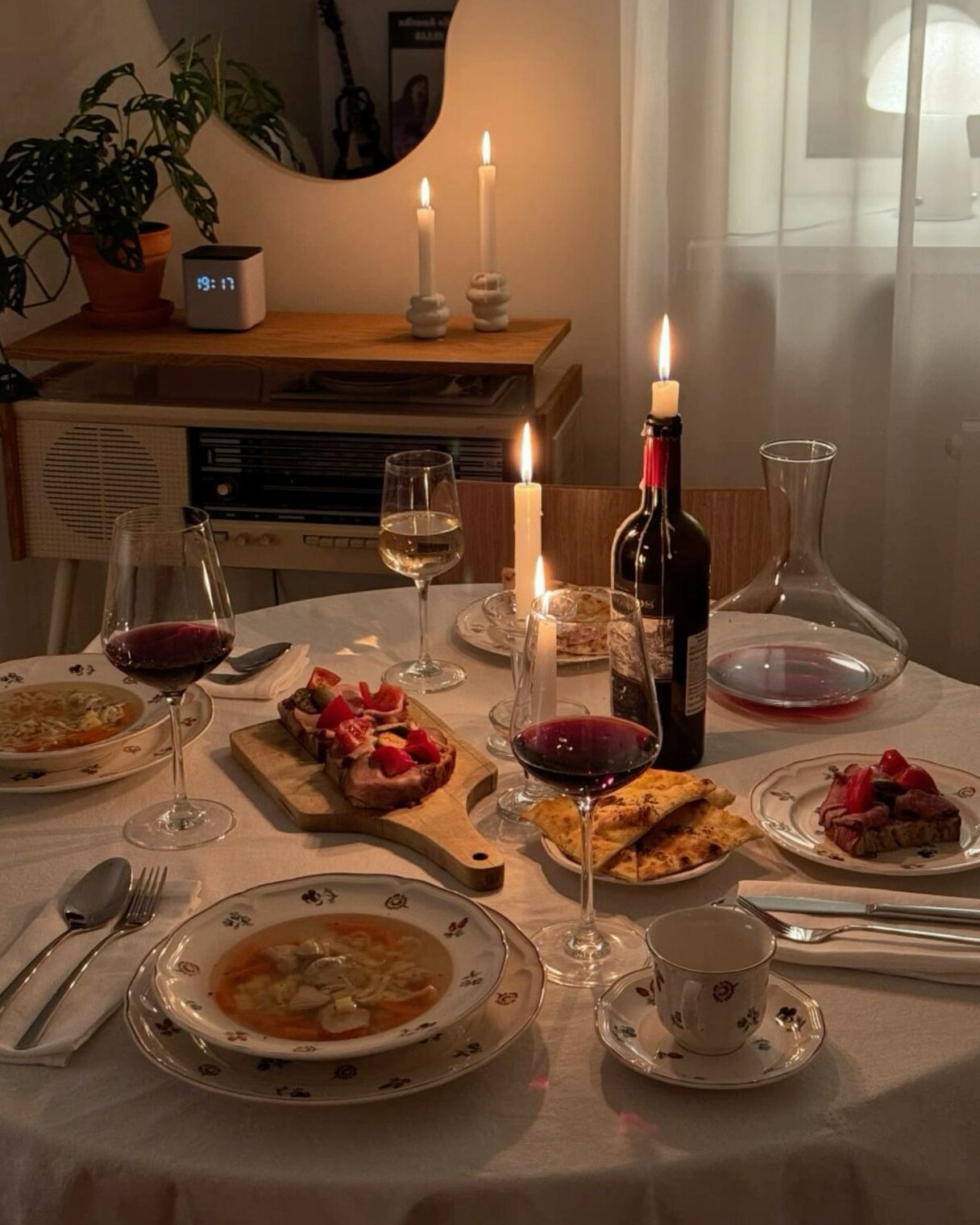 🥀 🥀 Wine-Fueled Soulmates & Serene Tablescapes 677