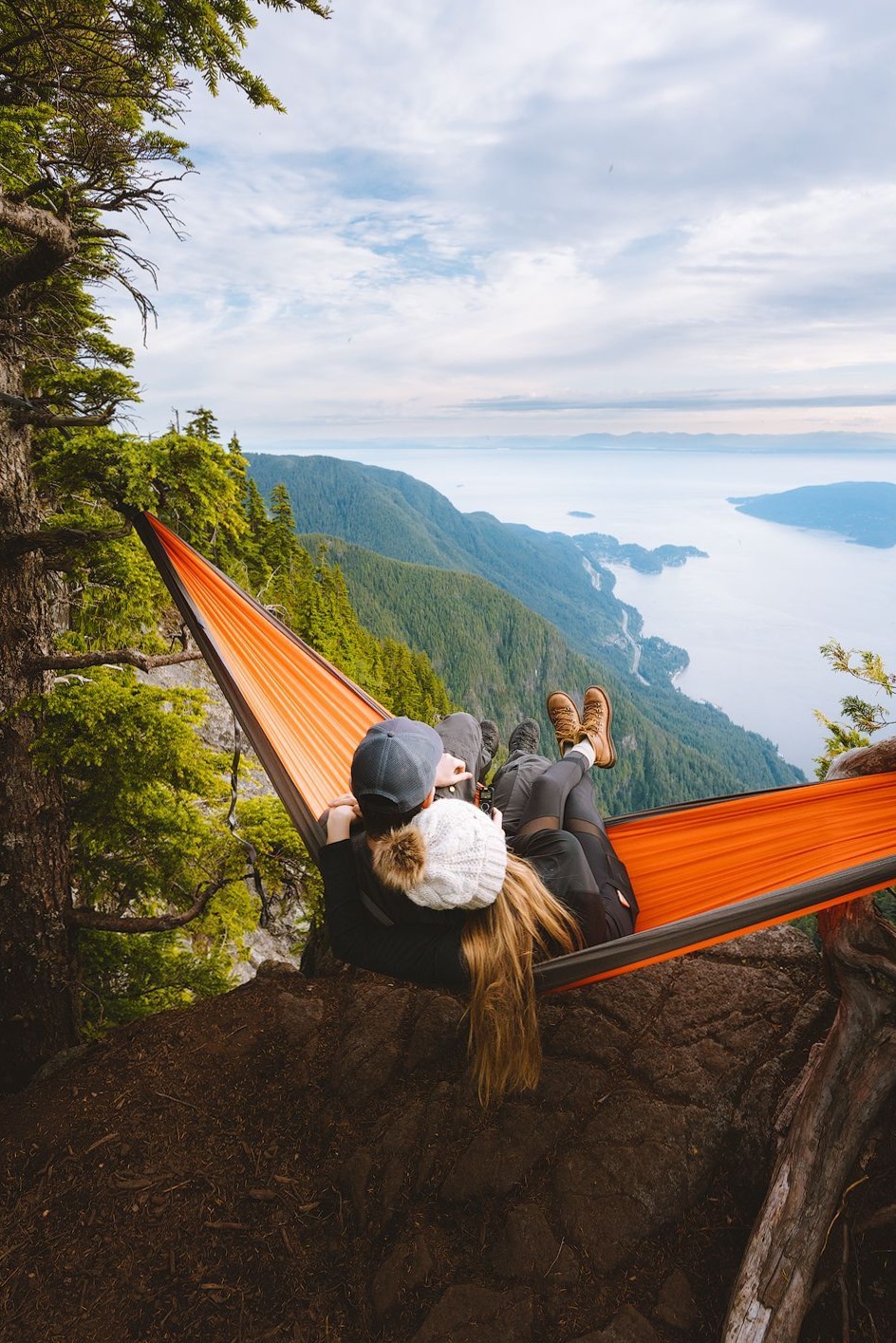 Couples Journey Through Misty Peaks & Timeless Woods in British Columbia ☀️ ☀️ 💡 219