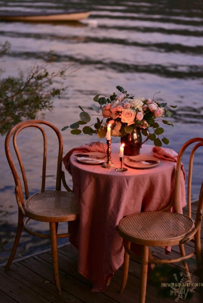 Elegant Encounters for Deep Connections and Romantic Aesthetics | ✨ 🖼️ 🛋️ couple 252