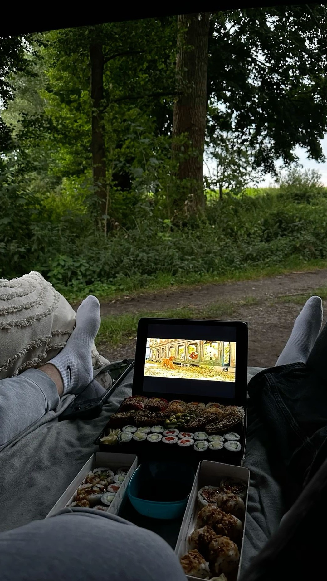 Enchanting Evenings with Soulful Harmony • 👁️ 739