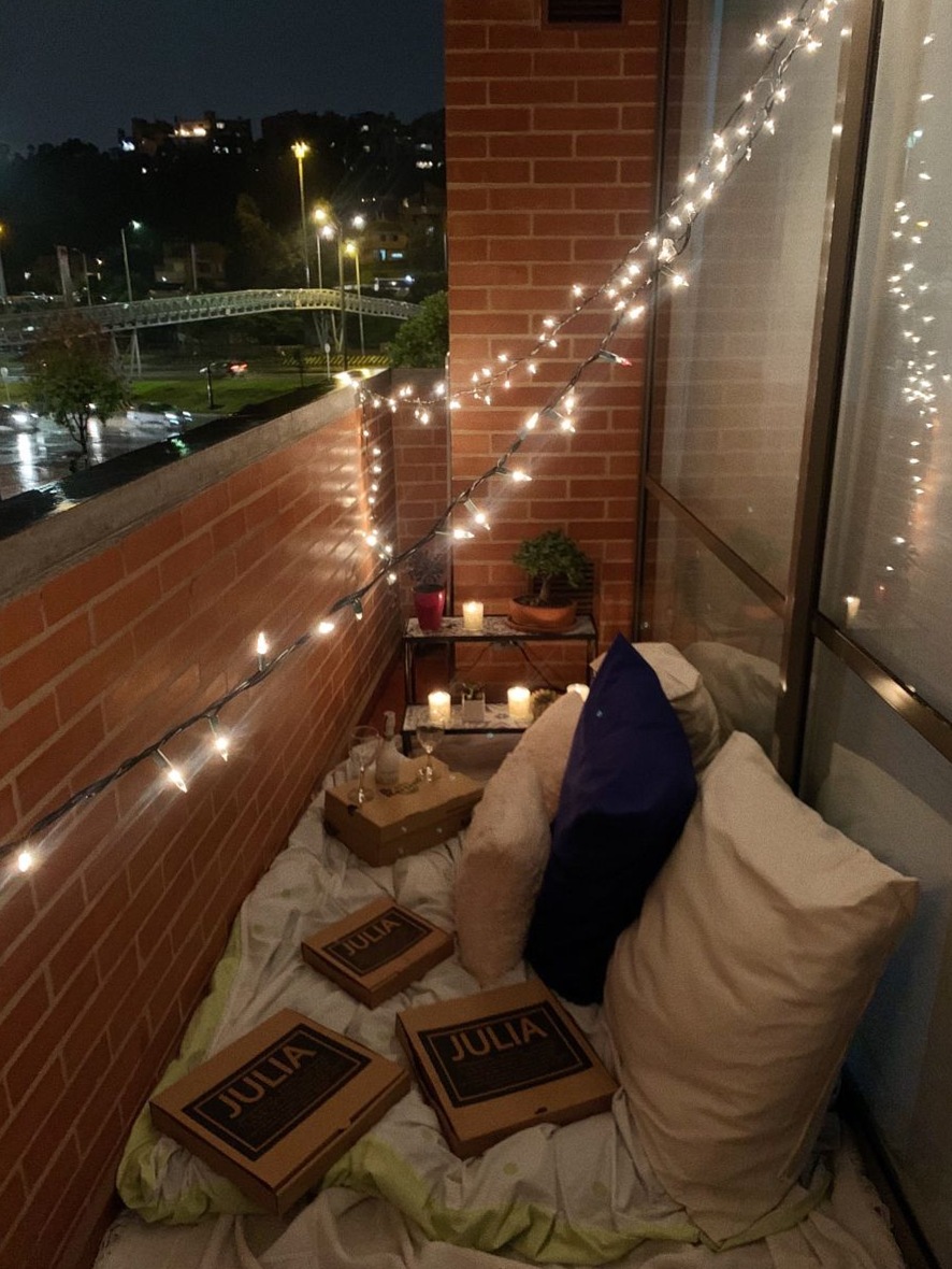 modern romance inspiration: 🌊 📝 Balcony Evenings Under Waning Moonlight 844