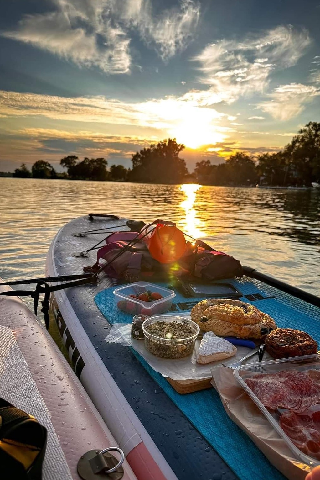 Paddle Into Perfect Harmony With Souper Connection • ✒️ 🎭 🎭 454